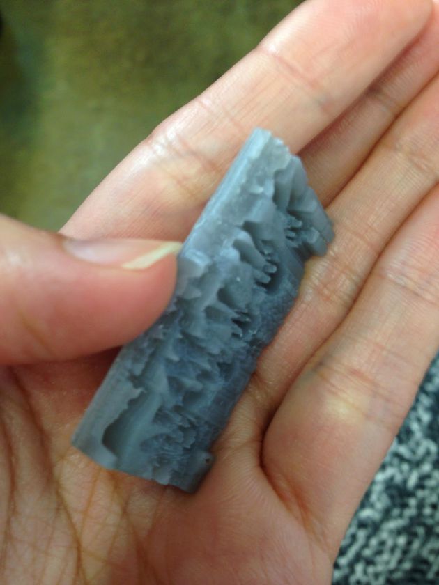 A view of the lithopane from the side.